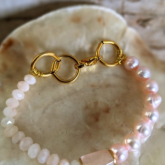 Natural Pink Morganite & Natural Pink Pearls In An Assymetrical Bracelet - Picture 5 of 6